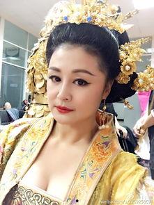 于月仙图片丝袜,性感女神的时尚演绎