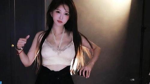 av南果菜图片,AV界的新星，性感魅力一触即发